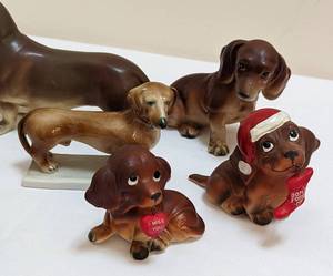 lot 162 image: Vintage Doggie Figurines