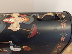 lot 166 image: Decorative Painted Mailbox