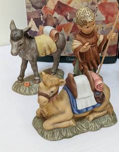 lot 172 image: Eight Hummel Nativity Figurines