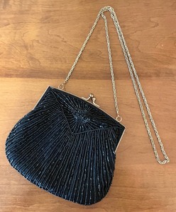 lot 194 image: Pretty Vintage Purses