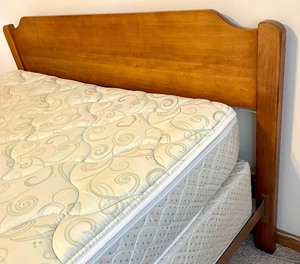 lot 200 image: Vintage Full Bed Frame