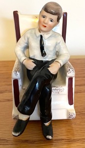 lot 206 image: President JFK Porcelain Salt and Pepper Shakers by Arrow