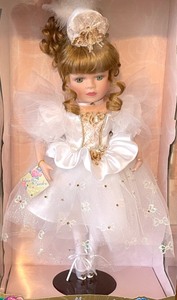 lot 203 image: 2 New Camellia Garden Collection Genuine Porcelain Dolls