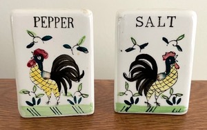 lot 212 image: 4 Sets of Fun Vintage Salt and Pepper Shaker Sets