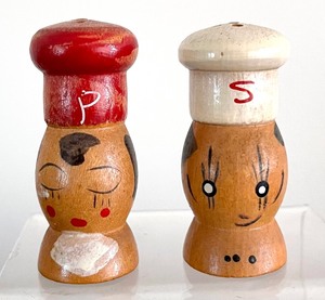 lot 219 image: Vintage Salt and Pepper Shakers