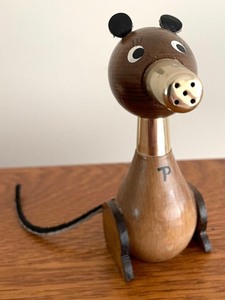 lot 249 image: Wooden Salt and Pepper Shakers