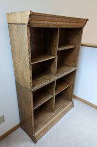 lot 224 image: Oak Bookshelf