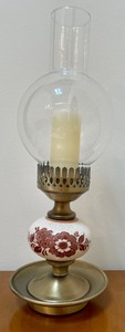 lot 64 image: Pretty Petite Candle Lamp with Gorgeous Details