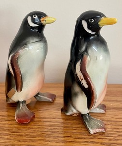 lot 59 image: SEA These Fresh Salt and Pepper Shakers