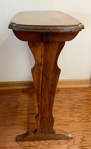 lot 68 image: Petite Accent Vintage Table