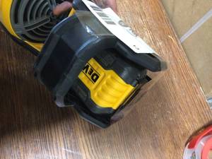 lot 13 image: DEWALT 60V MAX 125 MPH 600 CFM Brushless Cordless Battery Powered Handheld Leaf Blower