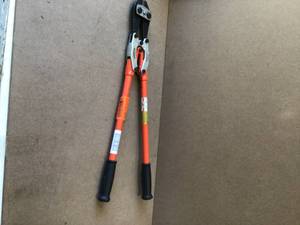 lot 71 image: H.K. Porter 24 in. PowerPivot Center Cut Double Compound Action Bolt Cutter, Customer Return, Review all pictures