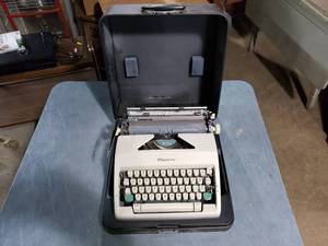 lot 36 image: Olympia Manual Typewriter