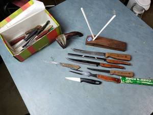 lot 52 image: Kitchen Knives and Sharpeners