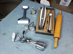 lot 60 image: Kitchen Items