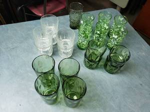 lot 76 image: Glasses