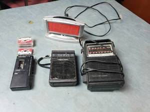 lot 78 image: Radios and Alarm Clock