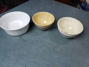 lot 88 image: Bowls