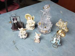 lot 91 image: Angels