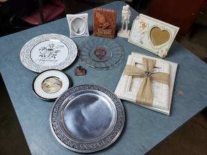 lot 101 image: Anniversary Plates and Other