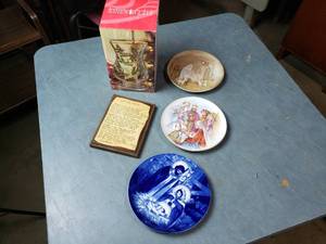 lot 108 image: Nativity Plates, Crystal Candle