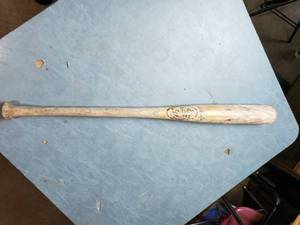 lot 116 image: Louisville Slugger