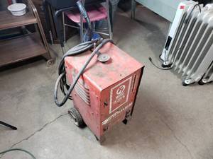 lot 121 image: Forney FS 225 Welder