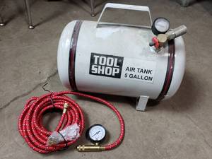 lot 122 image: Air Tank and Hose with Gauge