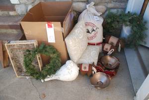 Large Christmas themed lot with lig...