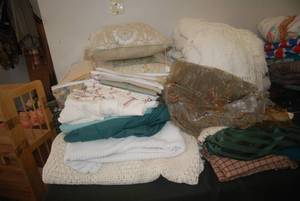 Misc bedding, pillow covers, shams,...