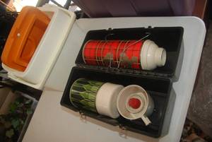 Vintage lunch box with 2 thermoses ...