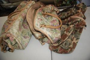 3pcs of floral luggage...