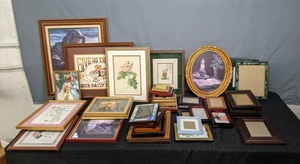 lot 126 image: Large Assortment of Picture Frames in Various Sizes W