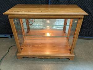 lot 112 image: Single Shelf Lighted Wood Display Cabinet W