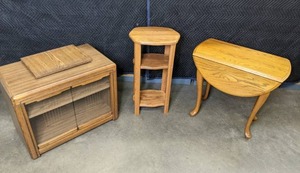 lot 121 image: Set of (3) Wood Displays TV Stand, Round Drop-Leaf Table, and 2-Shelf Side Table W