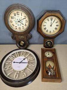 lot 170 image: Beautiful Collection of Vintage Wall Clocks Verichron, London Bridge Station Platform 2 Y