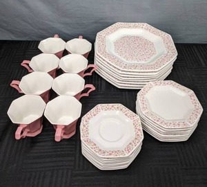 lot 202 image: 32-Piece Independence Ironstone Interpace Japan Mary Jane (Pink Floral Hexagonal) Dishware  Y
