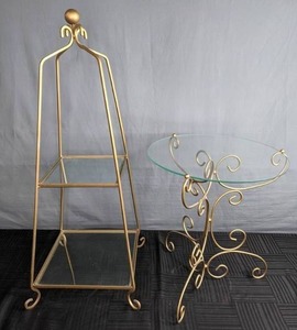 lot 145 image: Beautiful Pair of Display Stands, Gold Metal & Glass Y
