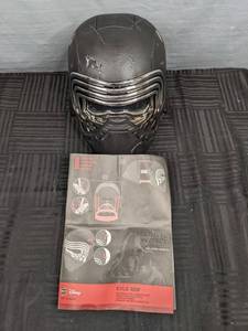 lot 282 image: Star Wars Kylo Ren Electronic Voice Changer Helmet for Star Wars 7 The Force Awakens Z