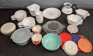 lot 273 image: Vintage Corning Ware, Pyrex Plastic Food Storage Containers, Casserole Dishes, & More Y
