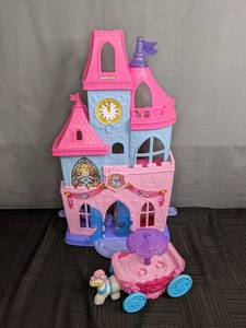 lot 278 image: Kids Toys Little People Horse and Carriage, Little People Castle Doll House Z