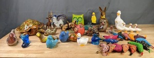 lot 222 image: Stunning Collection of Porceilan and Glass Figurines  Y
