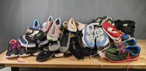 lot 223 image: Womens Shoes Various Sizes 8-9.5 Womens Sorel Size 10  Y