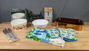 lot 215 image: Collection of Kitchen Items - Anchor Hacking Casserole Dish Strawberry Bakeware Oven Mitts  Y
