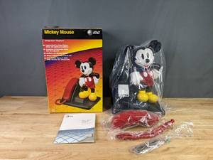 lot 190 image: Vintage AT&T Mickey Mouse Telephone- NEW Y