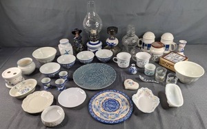 lot 251 image: Large Collection of Vintage and Modern Blue & White Glass and Ceramic Items Plates, Bowls, Salt & Pepper Shakers and More  Y