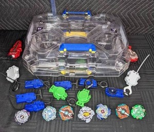 lot 392 image: Beyblade Burst Evolution Switchstrike Battle Tower w Accessories Z