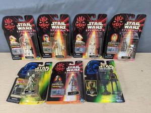 lot 408 image: Collection of Star Wars Action Figures C-3PO, EV-9D9, Oby Mandrell, Gasgano, 8D8, and Battle Droids X