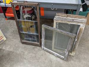 lot 441 image: Set of 5 Windows, Stained Glass Window  X
