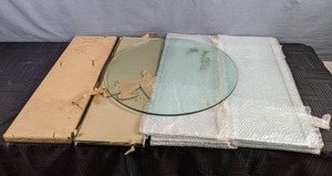 lot 475 image: Panes of Round and Rectangle Glass  X